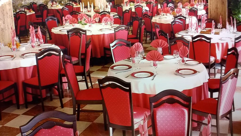 Aph Infanta Mercedes La Baneza Room photo